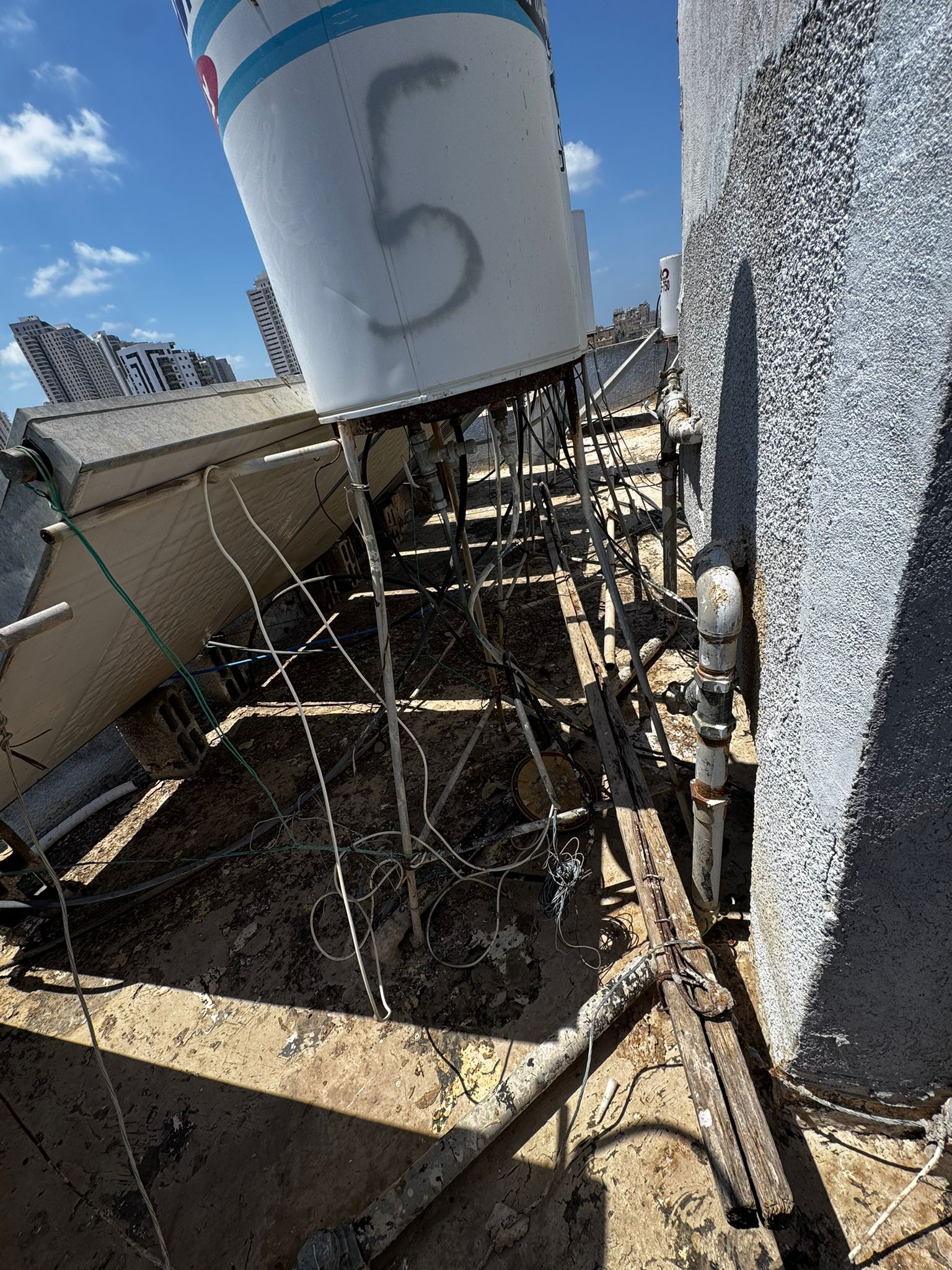 איטום גגות נתניה 1 איטום גגות נתניה – מצב התחלתי של הגג