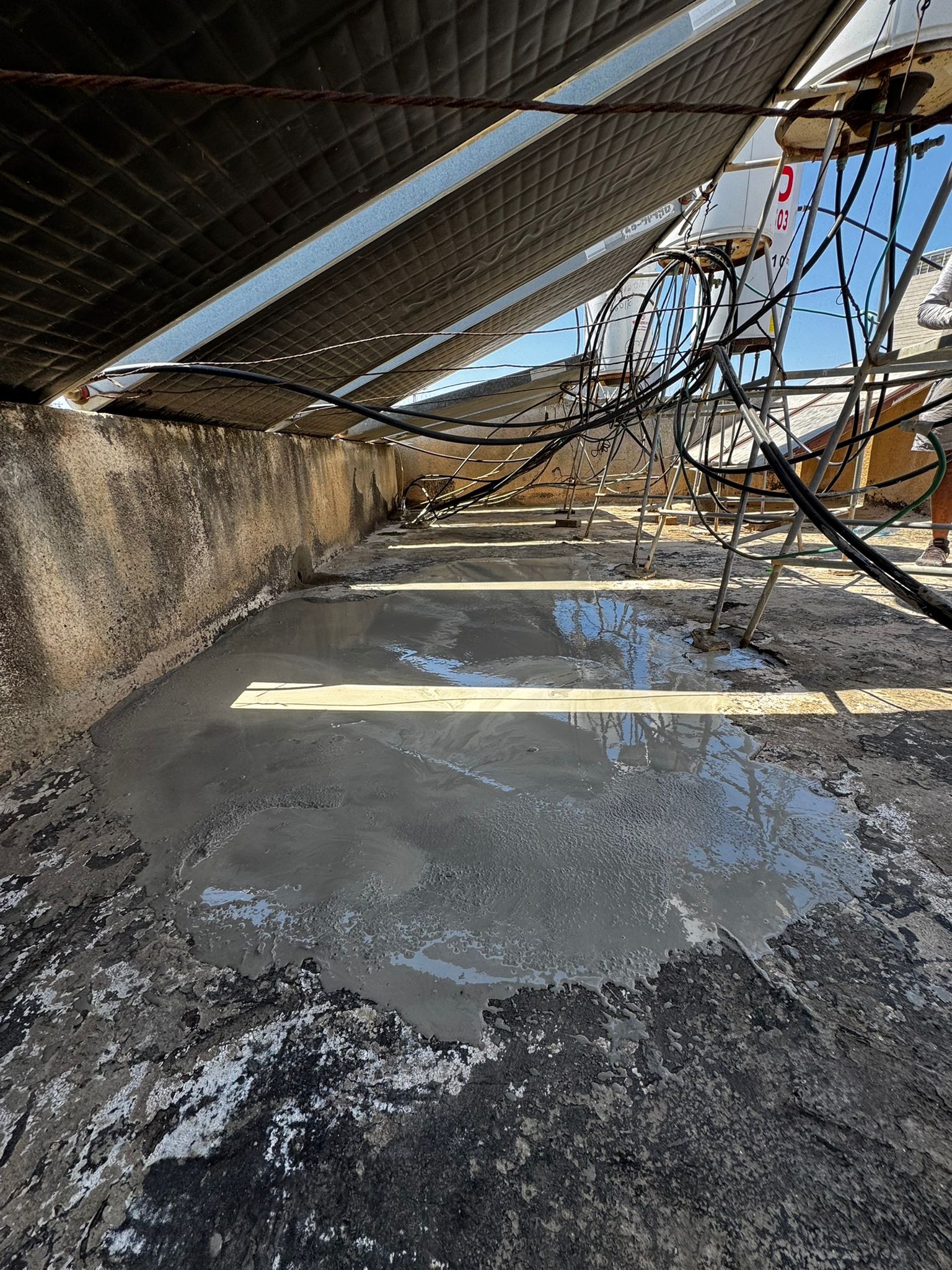 איטום גגות נתניה – מריחת מדה