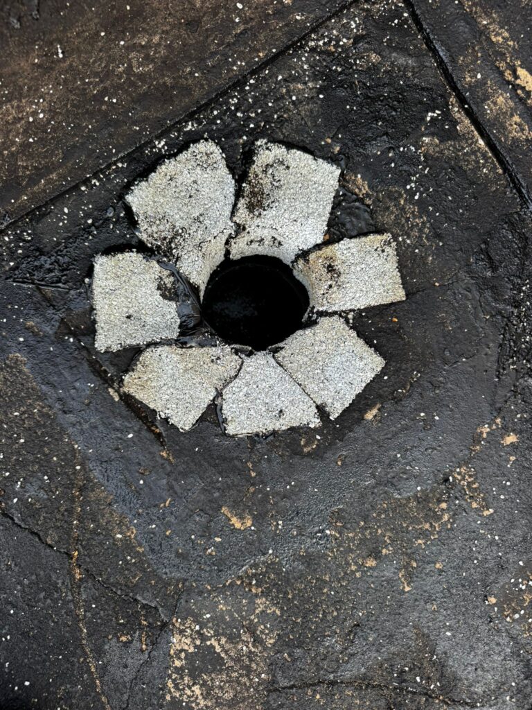 איטום סביב מרזב בגג במודיעין באמצעות יריעות ביטומניות לחיזוק הניקוז