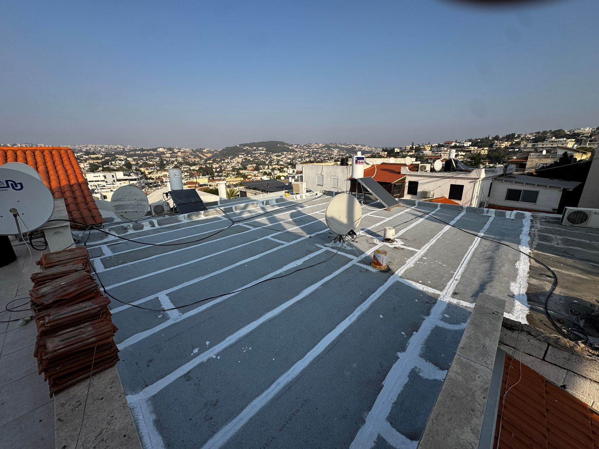 הנחת היריעות והלחמת הקווים