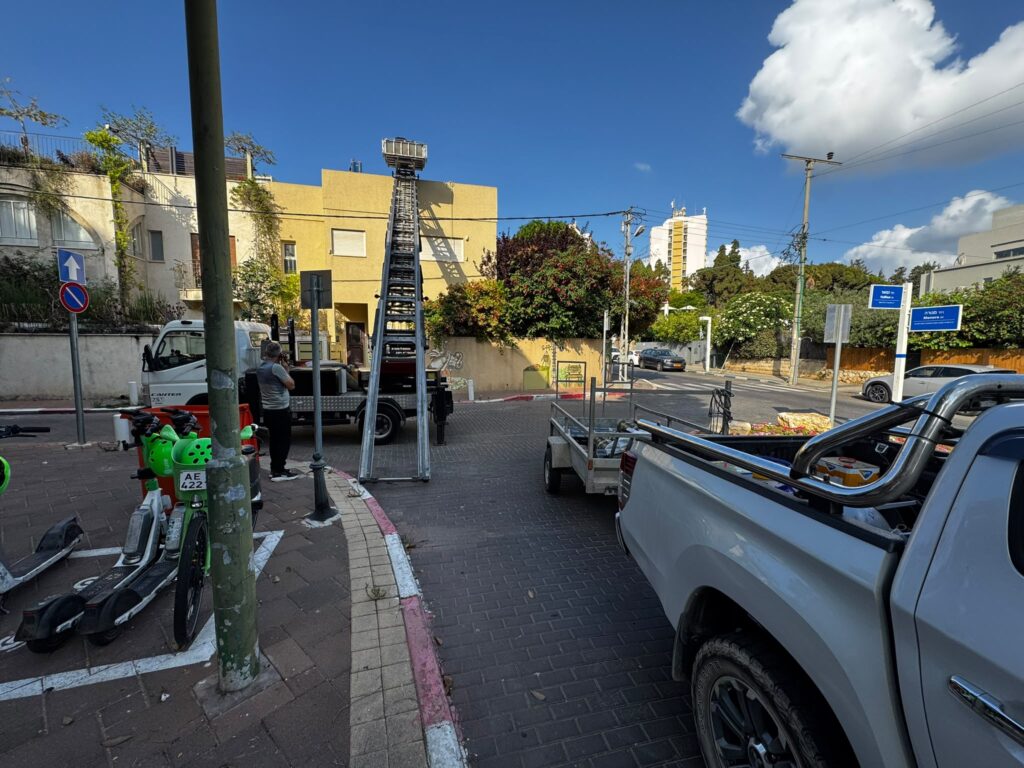 איטום גגות בגבעתיים: פרויקט יריעות ביטומניות ברחוב המאור 2 9 רחוב המאור בגבעתיים, מיקום פרויקט איטום הגג