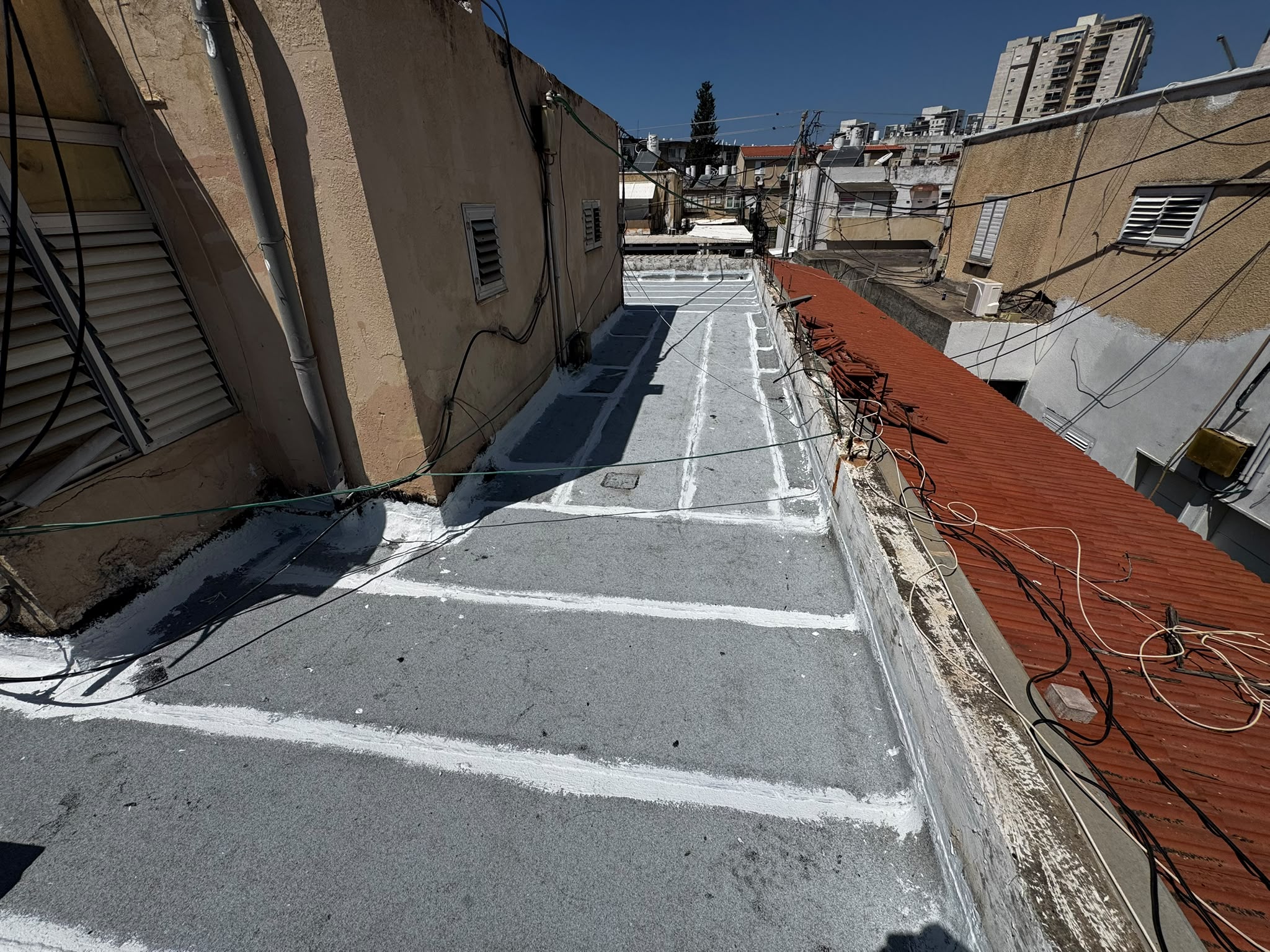 איטום גגות בהסוללים — הסוללים, רחוב אלה 98 תמונה 9 איטום גגות בהסוללים — הסוללים, רחוב אלה 98 תמונה 9
